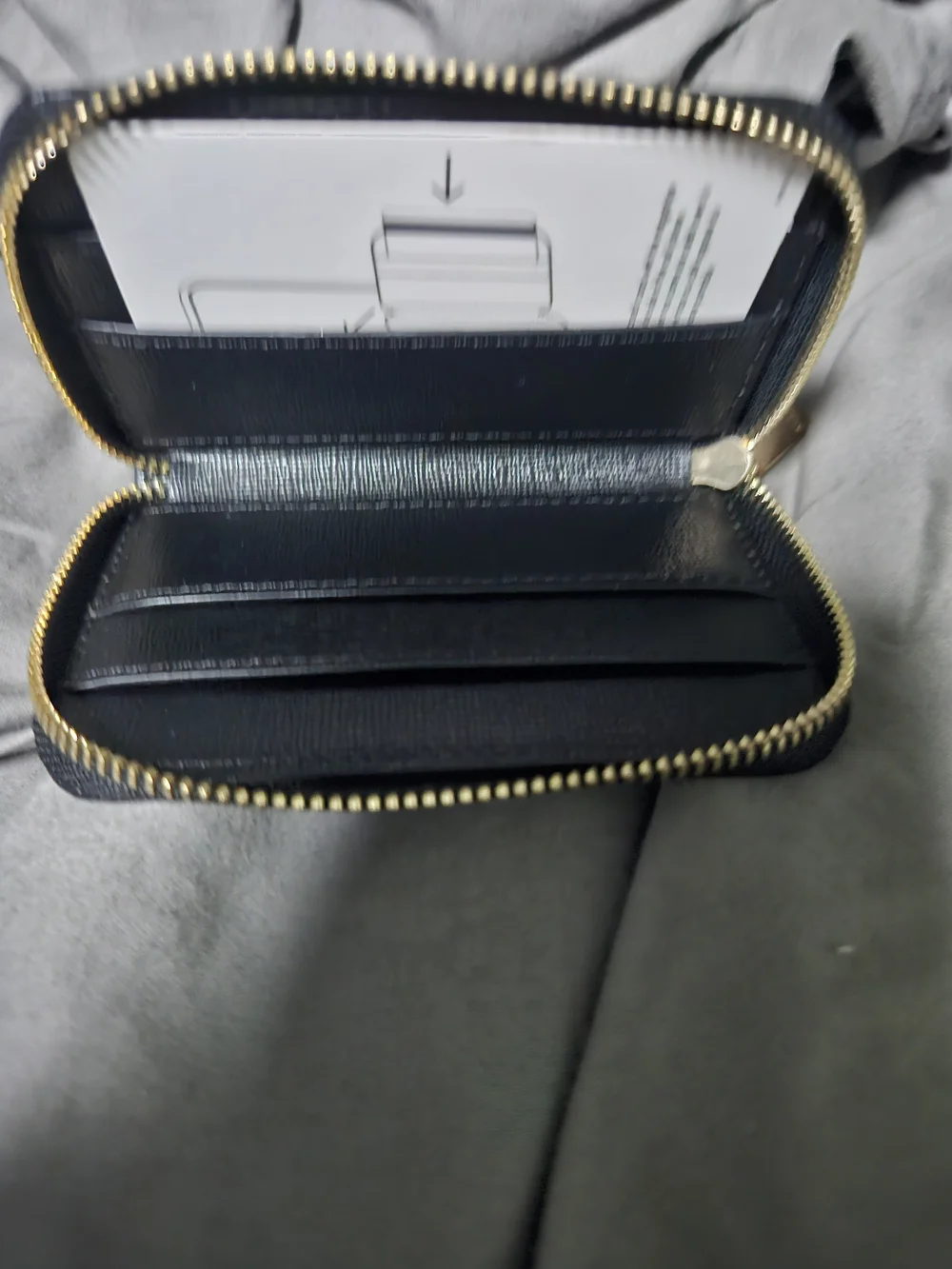 Kate Spade Magnetic Zip Wallet for MagSafe - Black New In Box
